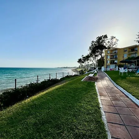 Charming Beachfront Apartment Estepona